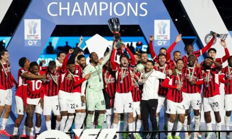 ميلان يتوج بكأس السوبر الإيطالي بعد فوز مثير على جاره إنتر