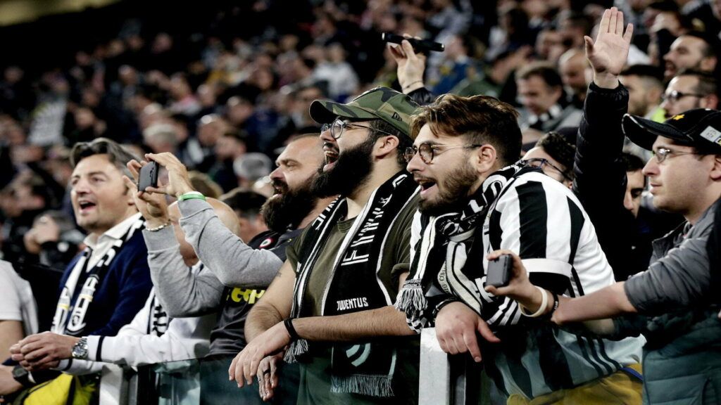 كورونا يبعد عشاق الدوري الإيطالي عن مباراة اليوفي وإنتر ميلان