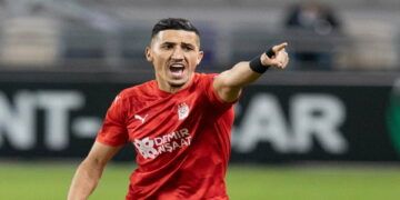 TEL AVIV, ISRAEL - DECEMBER 10: (BILD ZEITUNG OUT) Fayçal Fajr of Sivasspor gestures during the UEFA Europa League Group I stage match between Maccabi Tel-Aviv FC and Sivasspor at Bloomfield Stadium on December 10, 2020 in Tel Aviv, Israel. (Photo by Ahmad Mora/DeFodi Images via Getty Images)