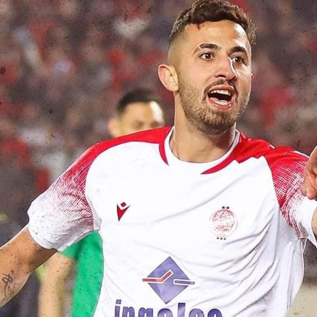 الوداد يكافئ الحسوني بعد تسجيله هدف الفوز ضد الماص