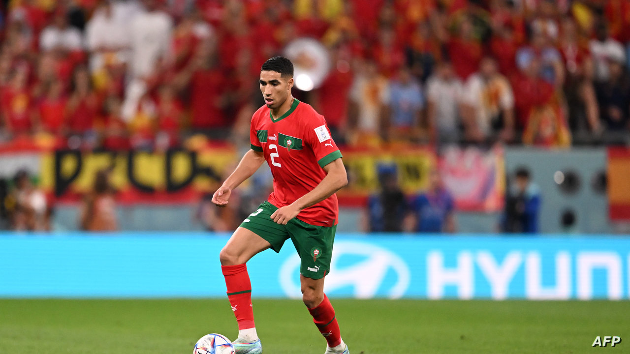 Morocco's defender #02 Achraf Hakimi controls the ball during the Qatar 2022 World Cup round of 16 football match between Morocco and Spain at the Education City Stadium in Al-Rayyan, west of Doha on December 6, 2022. (Photo by Kirill KUDRYAVTSEV / AFP)