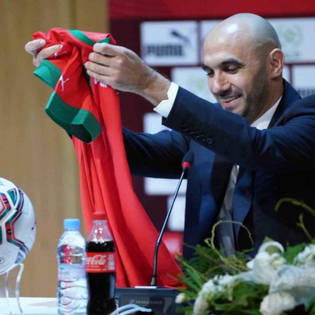 الركراكي: ”الحملة ضد لقجع معجباتنيش.. وحنا معاه”