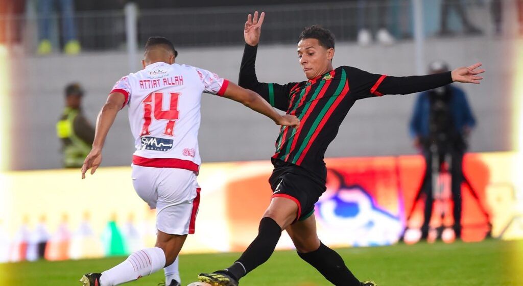 سيناريو البنزرتي يتكرر..الجيش الملكي يتعاقد مع لاعب موقوف لـ 6 أشهر
