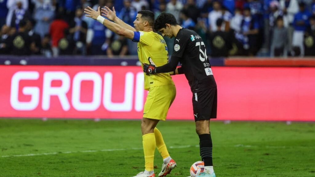 نجم الهلال يوجه اتهاما للمغربي ياسين بونو -فيديو