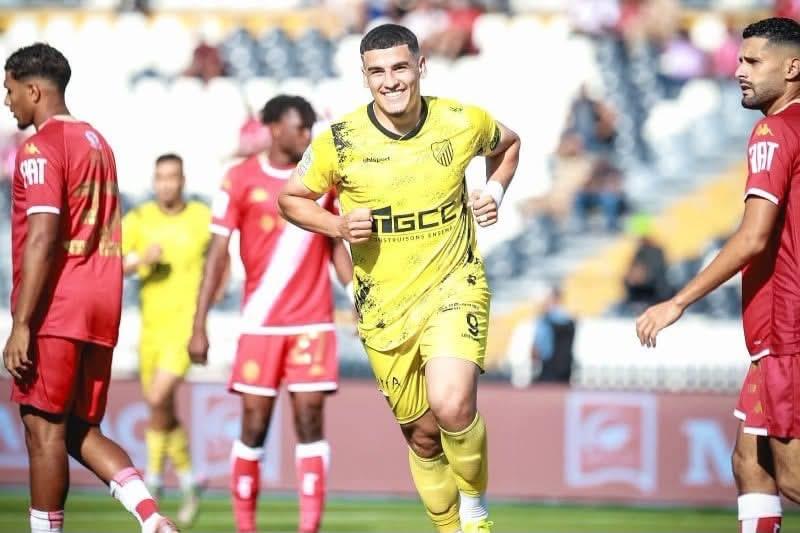 ملياران و800 مليون مكافأة من الجامعة لأندية الدوري الاحترافي