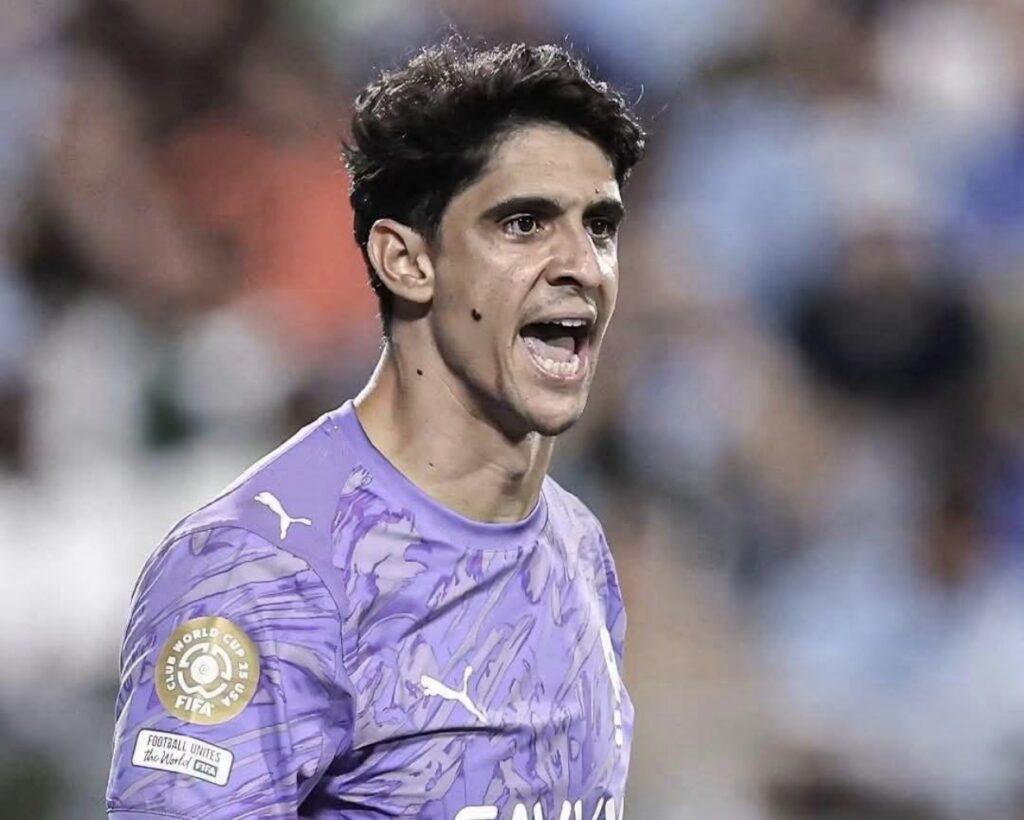 9 ملايين يورو من جوفنتوس للتعاقد مع بونو