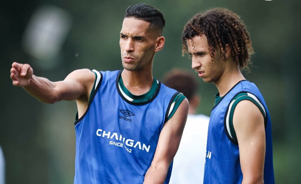 لاعب يتجاوز إصابته ويعود لتداريب الرجاء