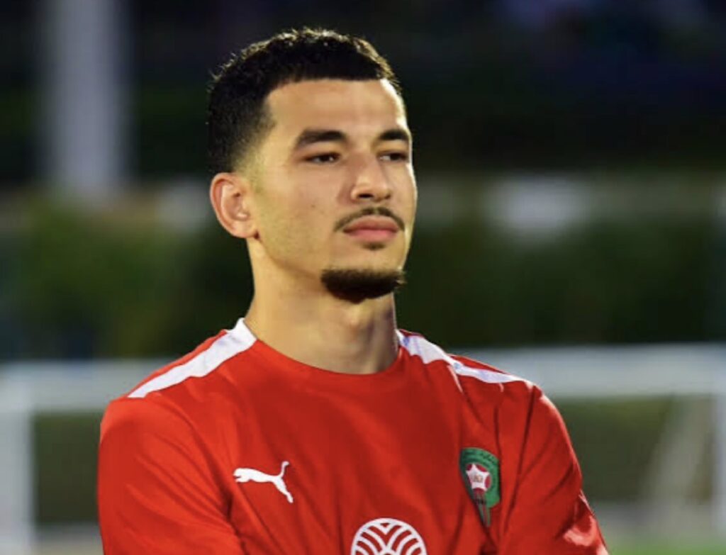الواحدي : ” المباراة في جنوب إفريقيا لن تكون سهلة .. ولا خوف على الجهة اليمنى في ظل التنافسية و الجاهزية “